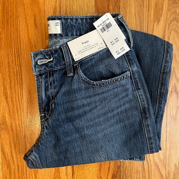 Hollister baggy style low rise jeans NWT  size 0 short - Picture 2 of 2